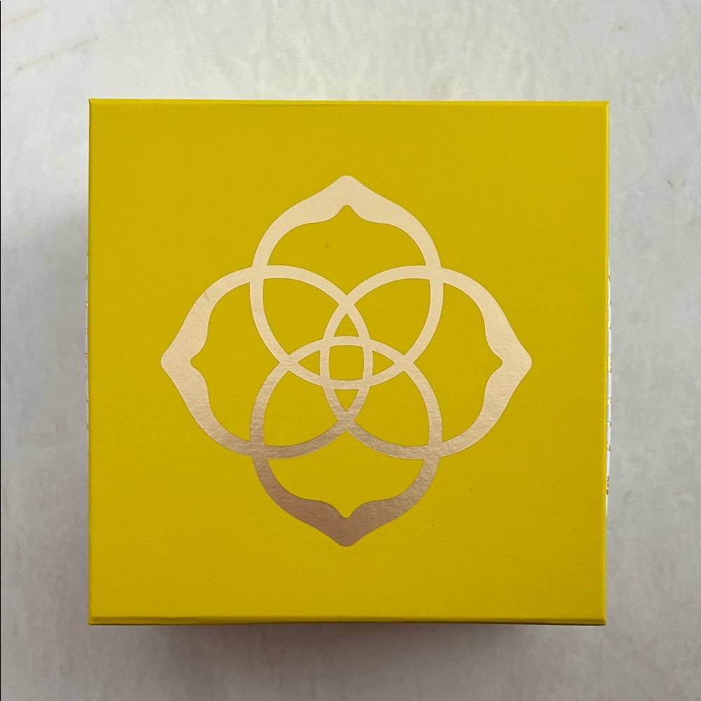 Kendra Scott Box Packaging